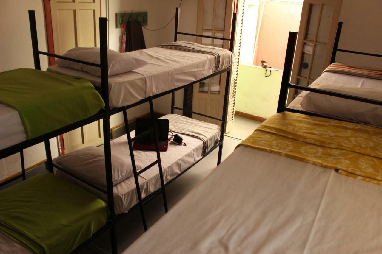 Casa Artigas Hostel Кордова Экстерьер фото